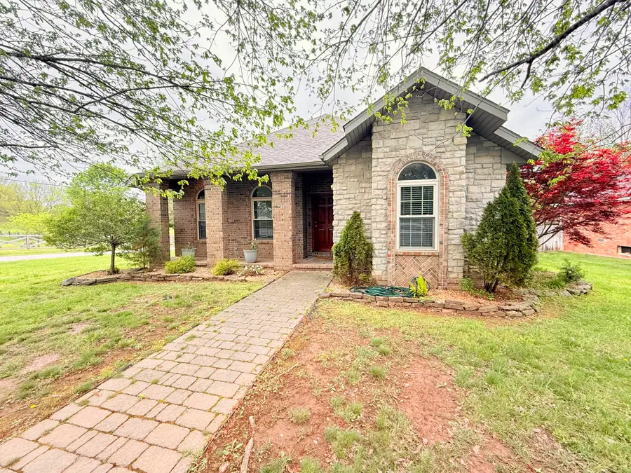 517 S Stonehurst Street, Nixa, MO 65714 - #2