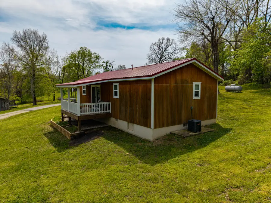 819 E Washington Avenue, Ava, MO 65608 - #3