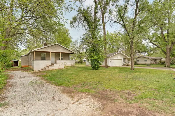 2631 W Madison Street, Springfield, MO 65802