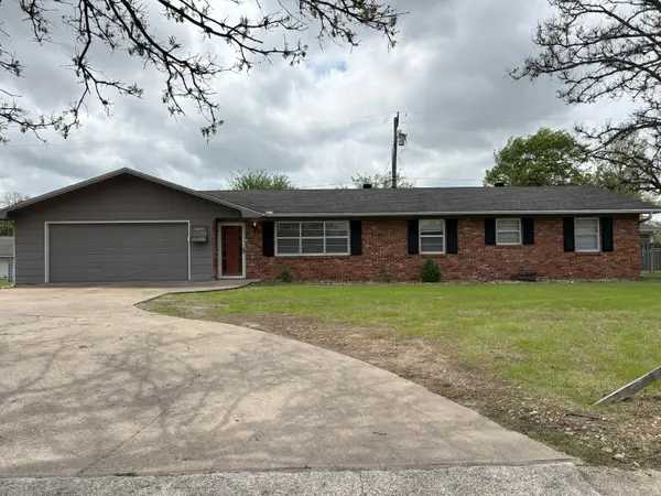 1021 Skyline Drive, Neosho, MO 64850