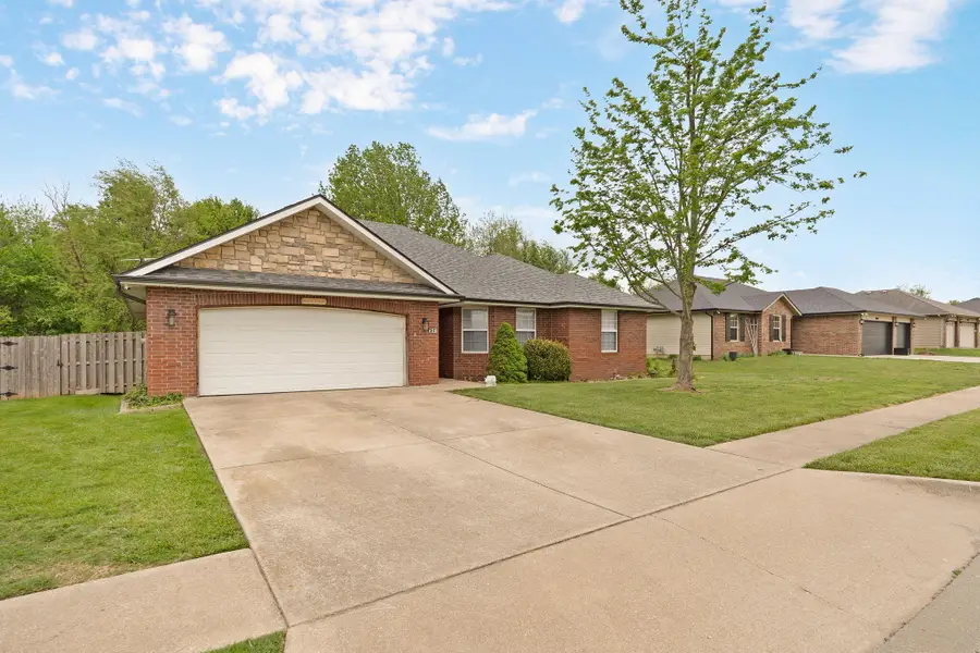 636 S Angel Avenue, Republic, MO 65738 - #2