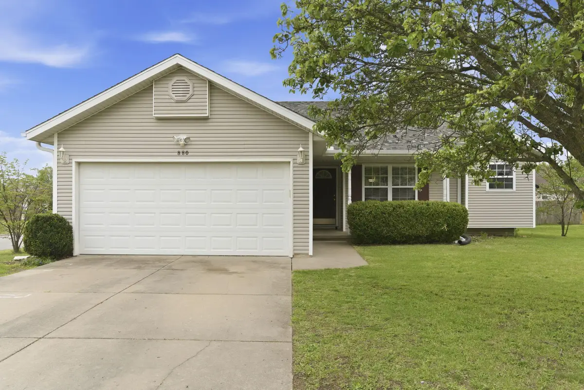 880 W Ash Circle, Nixa, MO 65714 - #1