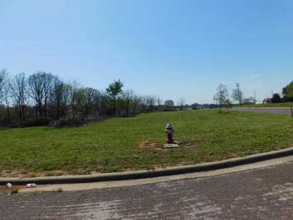 000 Wellington Avenue, Monett, MO 65708