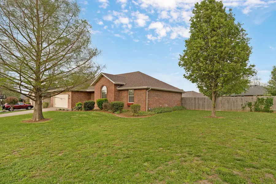 6002 N 7th Avenue, Ozark, MO 65721 - #2