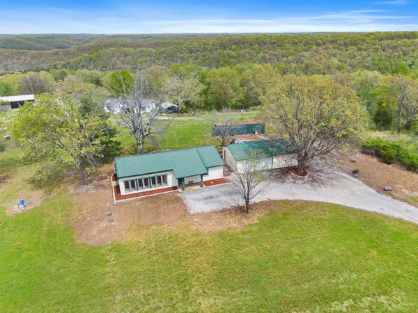 55 Kearney Lane, Reeds Spring, MO 65737