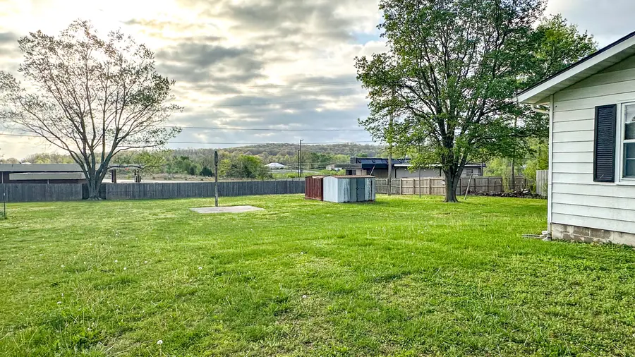 802 North Avenue, Mansfield, MO 65704 - #2