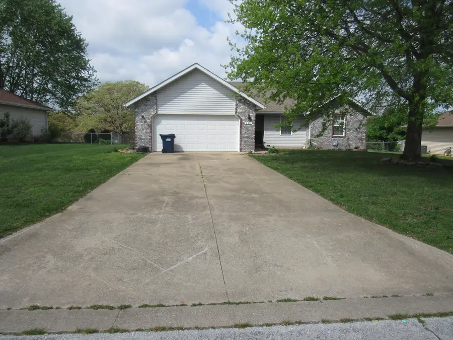 725 Poplar Court, Marshfield, MO 65706 - #2