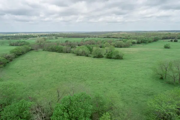 000 E 500th Road, Bolivar, MO 65613