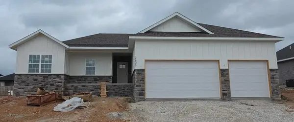 2605 W Webb Road, Ozark, MO 65721