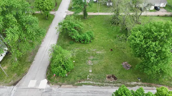 102 W Cofield Street, Aurora, MO 65605