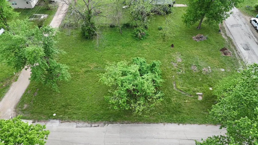 102 W Cofield Street, Aurora, MO 65605 - #3