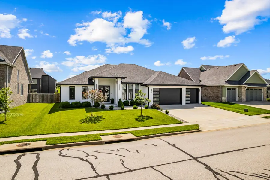 518 N Dublin Drive, Nixa, MO 65714 - #3