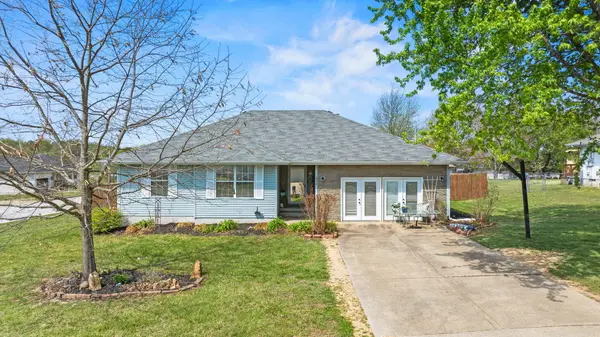 1999 E Logan Street, Republic, MO 65738