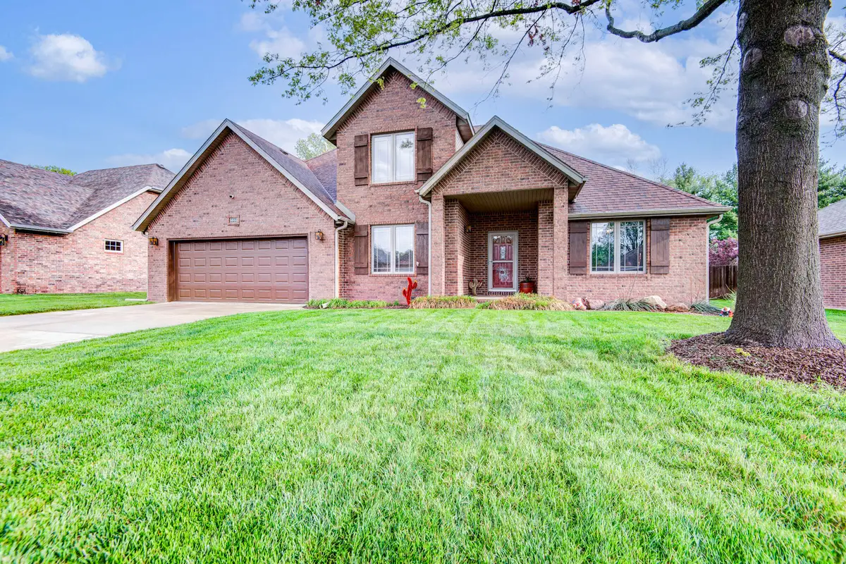 1811 W Village Lane, Springfield, MO 65807 - #1