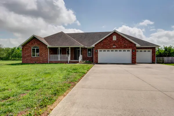 1703 Twin Oaks Drive, Monett, MO 65708