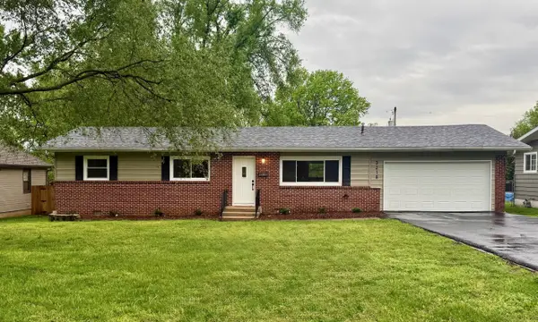 3218 W Crestview Street, Springfield, MO 65807