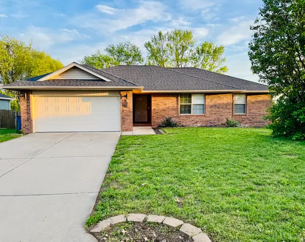 142 W Trail Point Drive, Nixa, MO 65714