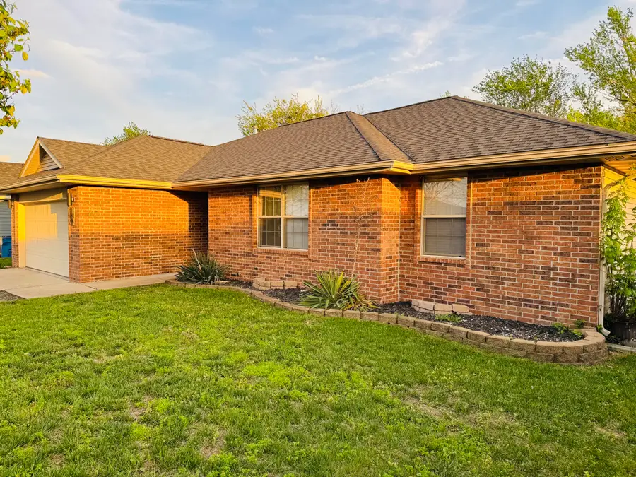 142 W Trail Point Drive, Nixa, MO 65714 - #2