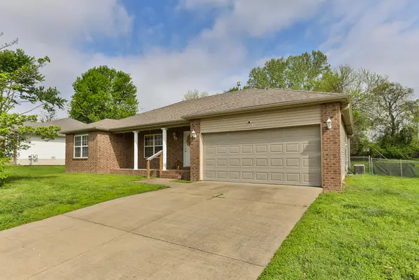 2101 E Logan Street, Republic, MO 65738