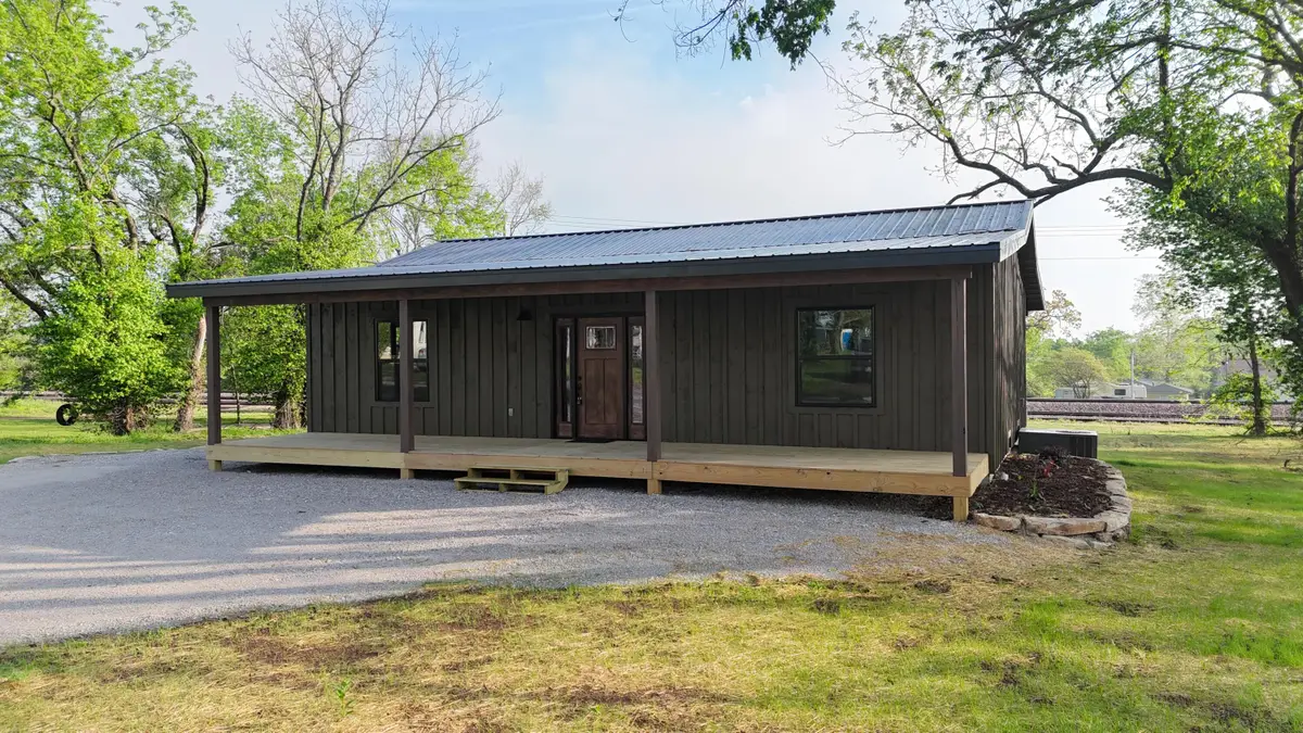 204 W High Street, Mansfield, MO 65704 - #1