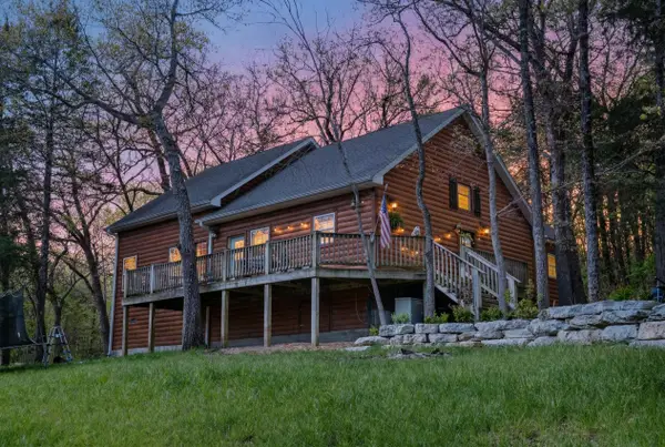 1006 Bluff Road, Merriam Woods, MO 65740