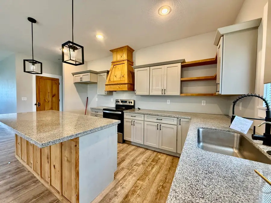 2375 S Sedona Court, Bolivar, MO 65613 - #3