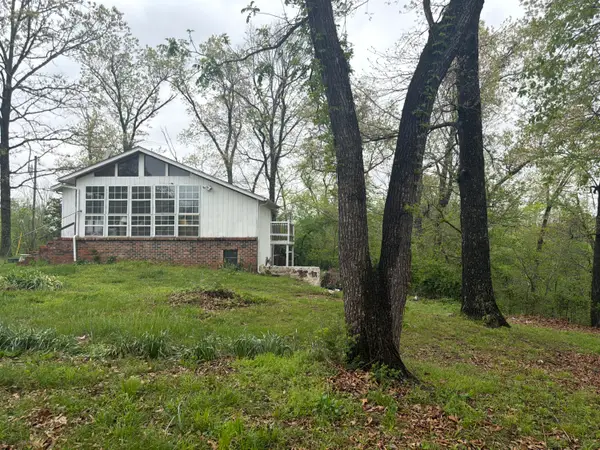 10187 Otter Drive, Neosho, MO 64850