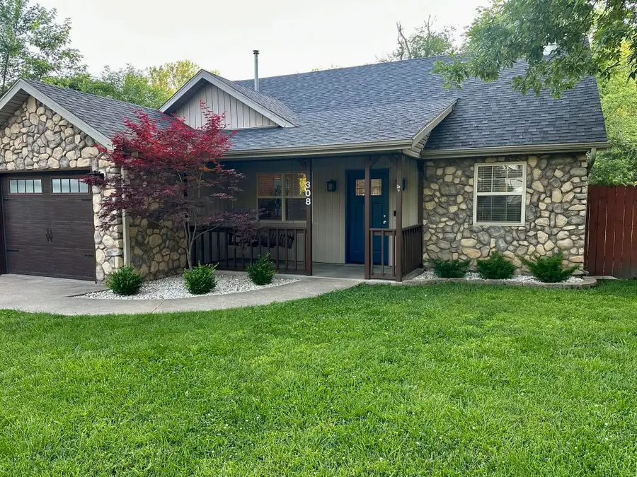 308 S Main Street, Alba, MO 64830 - #2