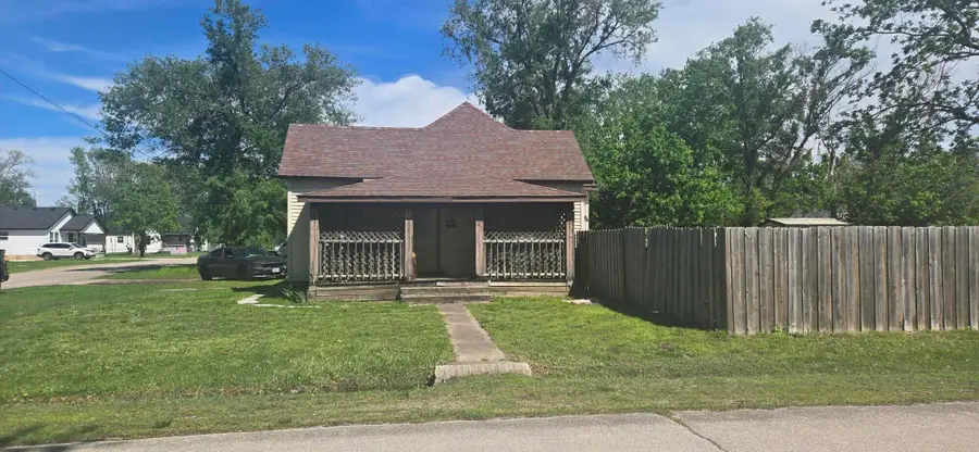 834 Wilson Avenue, Aurora, MO 65605 - #2