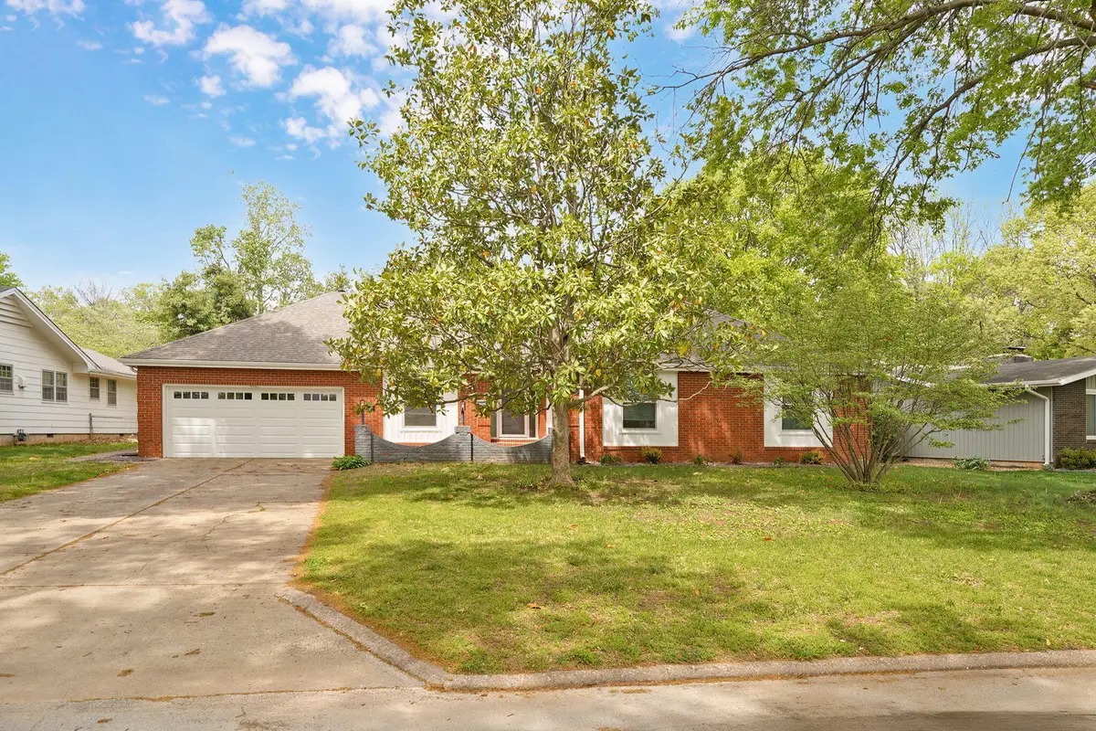 1919 E Meadow Drive, Springfield, MO 65804 - #1