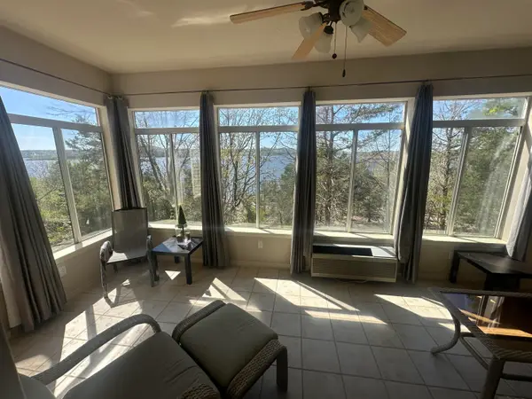 680 Emerald Pointe Drive # 3, Hollister, MO 65672