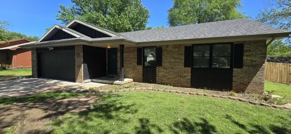 638 S Hampton Avenue, Republic, MO 65738
