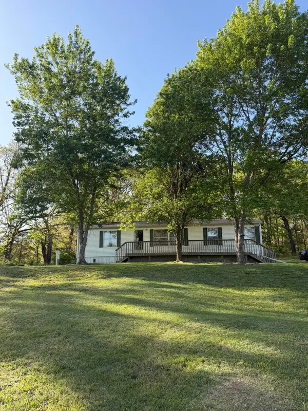 238 Hayes Spring Drive, Crane, MO 65633