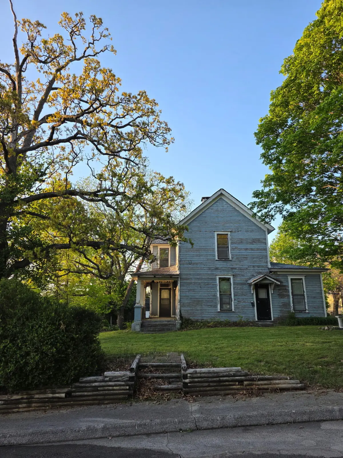 328 N Mccanse Street, Mount Vernon, MO 65712 - #1