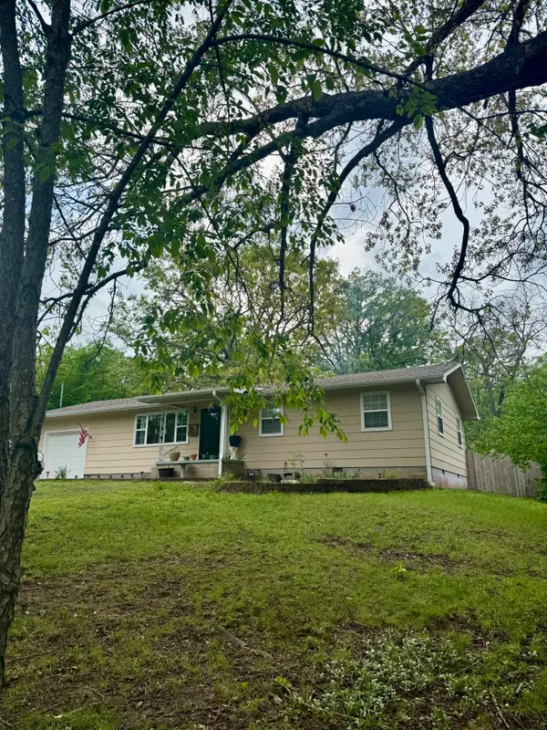 718 S Lincoln Street, Neosho, MO 64850