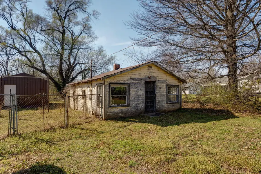 435 S Miller Avenue, Springfield, MO 65802 - #2