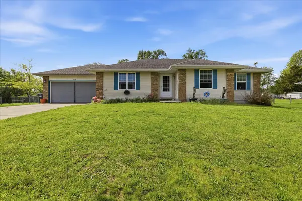 316 W Mcknight, Clever, MO 65631