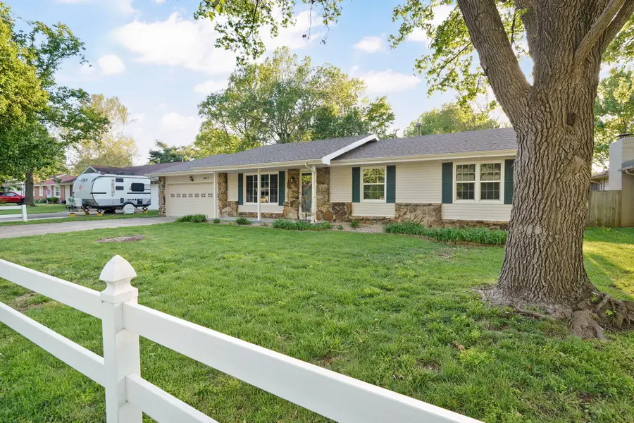 3613 S Nettleton Avenue, Springfield, MO 65807 - #2