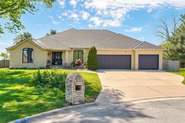 876 W Kingsway Drive, Springfield, MO 65810