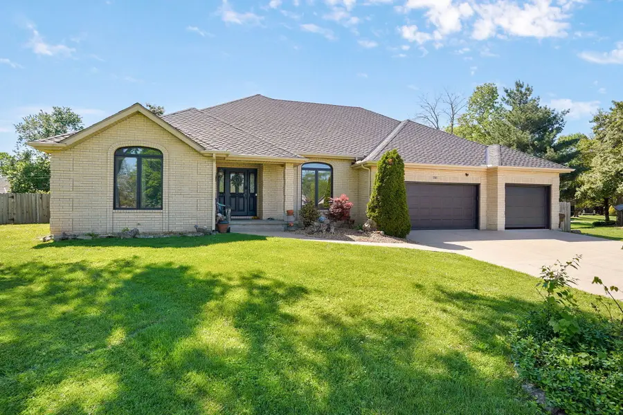 876 W Kingsway Drive, Springfield, MO 65810 - #3