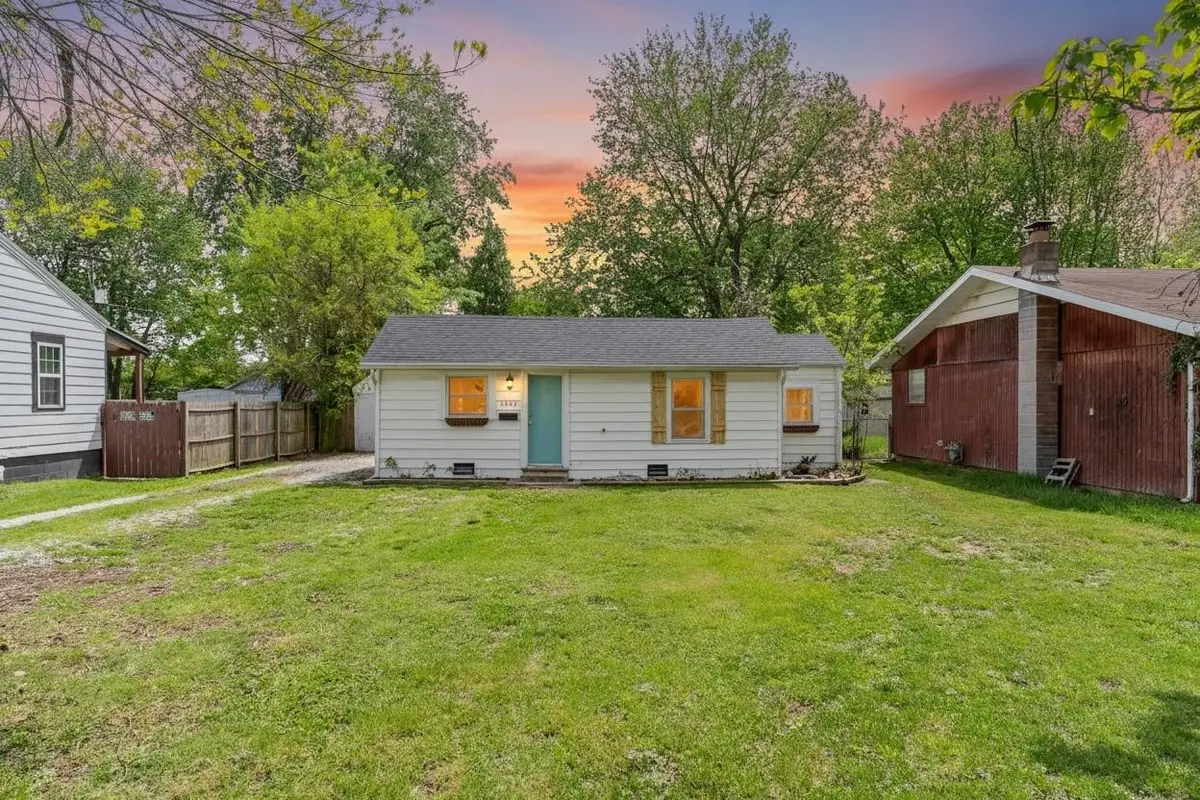 1536 E Whiteside Street, Springfield, MO 65804 - #1