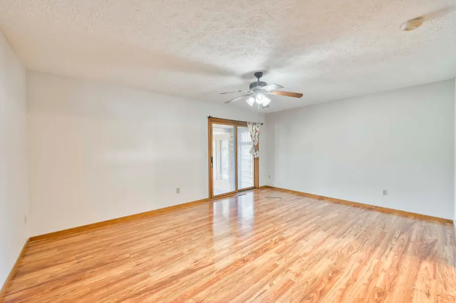 1502 E Mcclernon Street, Springfield, MO 65803 - #2