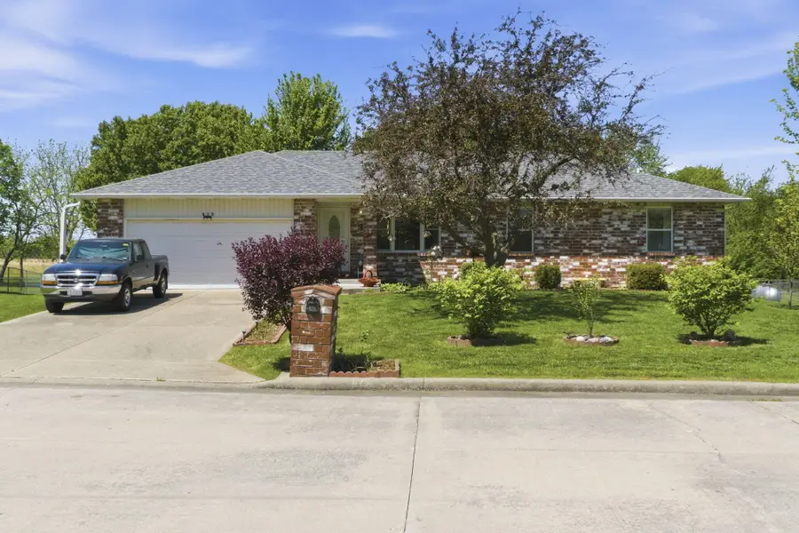 675 S Colony Avenue, Bolivar, MO 65613 - #3