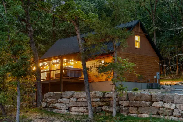 256 Short Creek Trail, Hollister, MO 65672