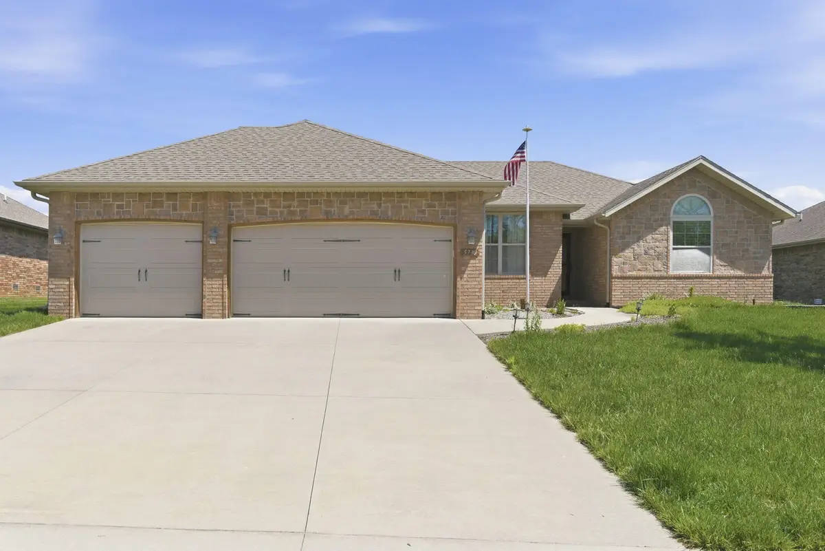 5730 S Cloverdale Lane, Battlefield, MO 65619 - #1