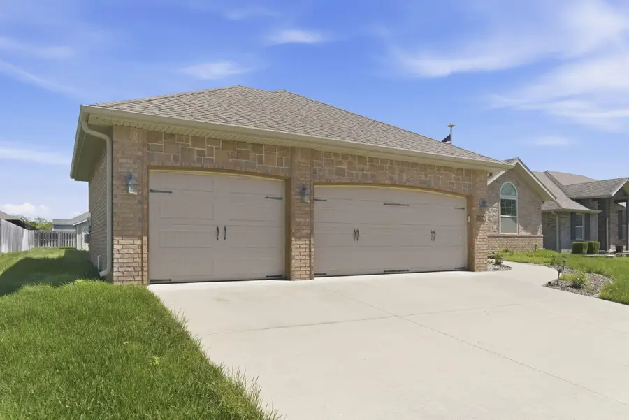 5730 S Cloverdale Lane, Battlefield, MO 65619 - #2