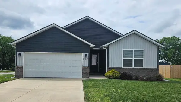 569 S Abigail Avenue, Republic, MO 65738