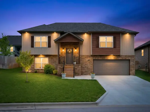 1108 S Swift Avenue, Ozark, MO 65721