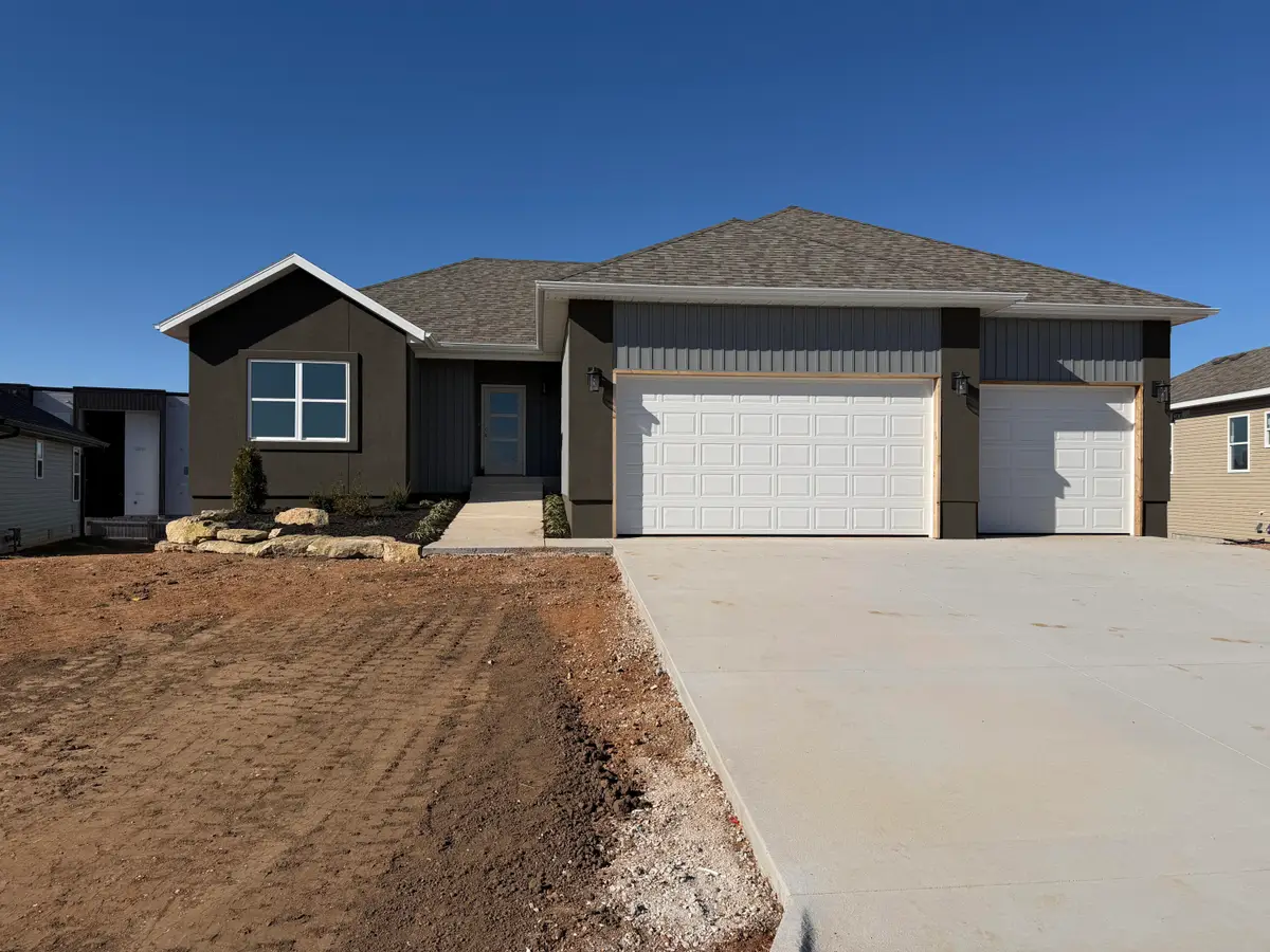 1281 N Maxine Avenue, Nixa, MO 65714 - #1