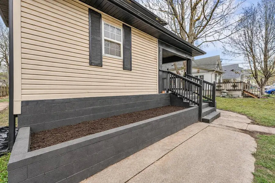 1885 N Douglas Avenue, Springfield, MO 65803 - #2